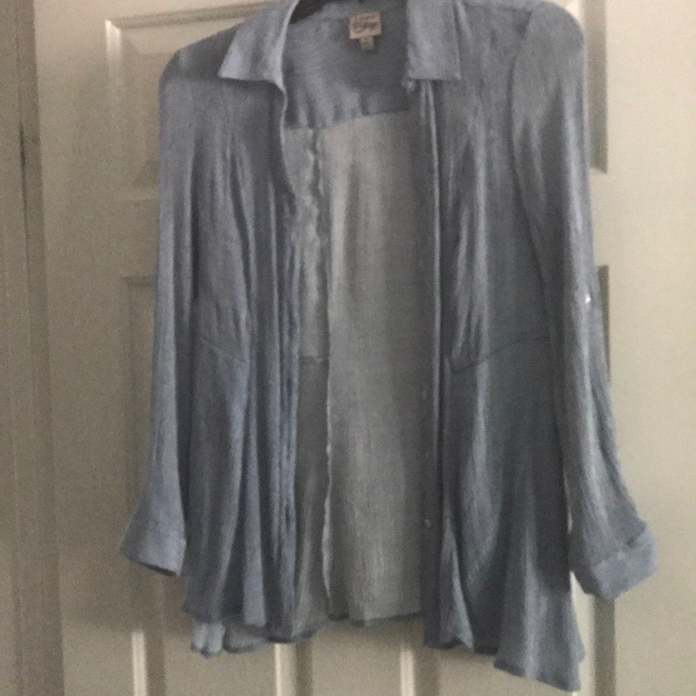 Long sleeve light blue top